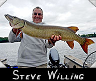 Steve Willing caught this 43-inch musky guided by Mike Dreissen